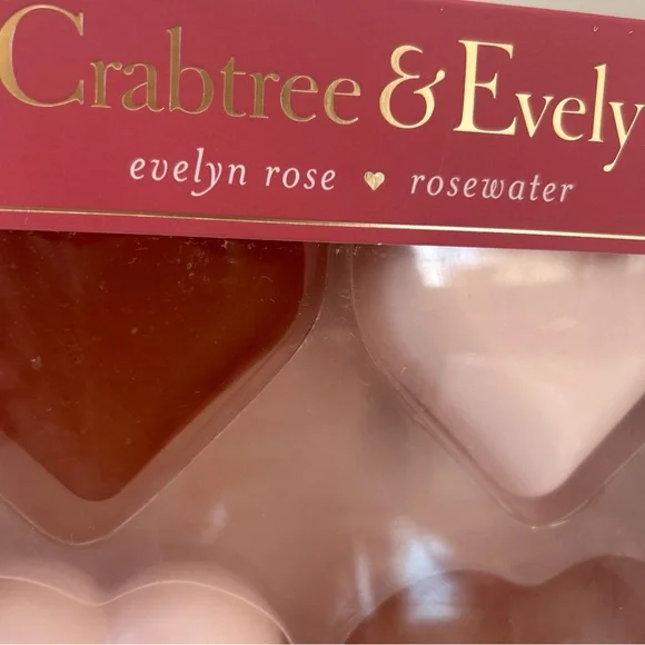 Crabtree & Evelyn Heart Soap Gift Set - Pink & Brown - Picture 4 of 8